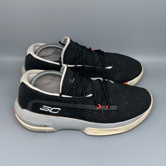 Under Armor‎ SC 3Zero III Basketball Shoes Men's Sz 8.5 - Picture 1 of 10